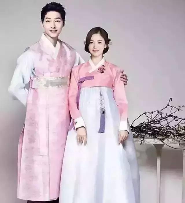 宋慧乔宋仲基大婚宾客合影,宋慧乔宋仲基大婚温馨浪漫