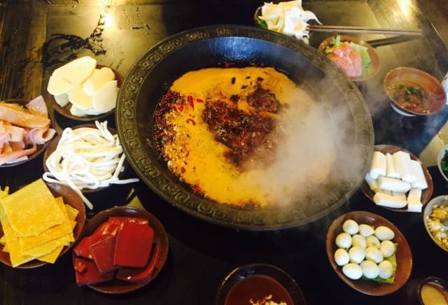 比万圣节更怪米日眼的装扮是重庆这15家店店