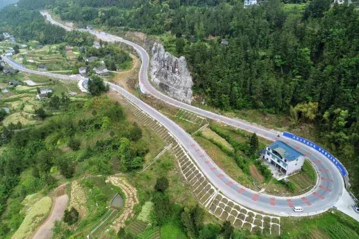 大家好，我来介绍一下恩阳“川东北综合交通新枢纽”是如何炼成的