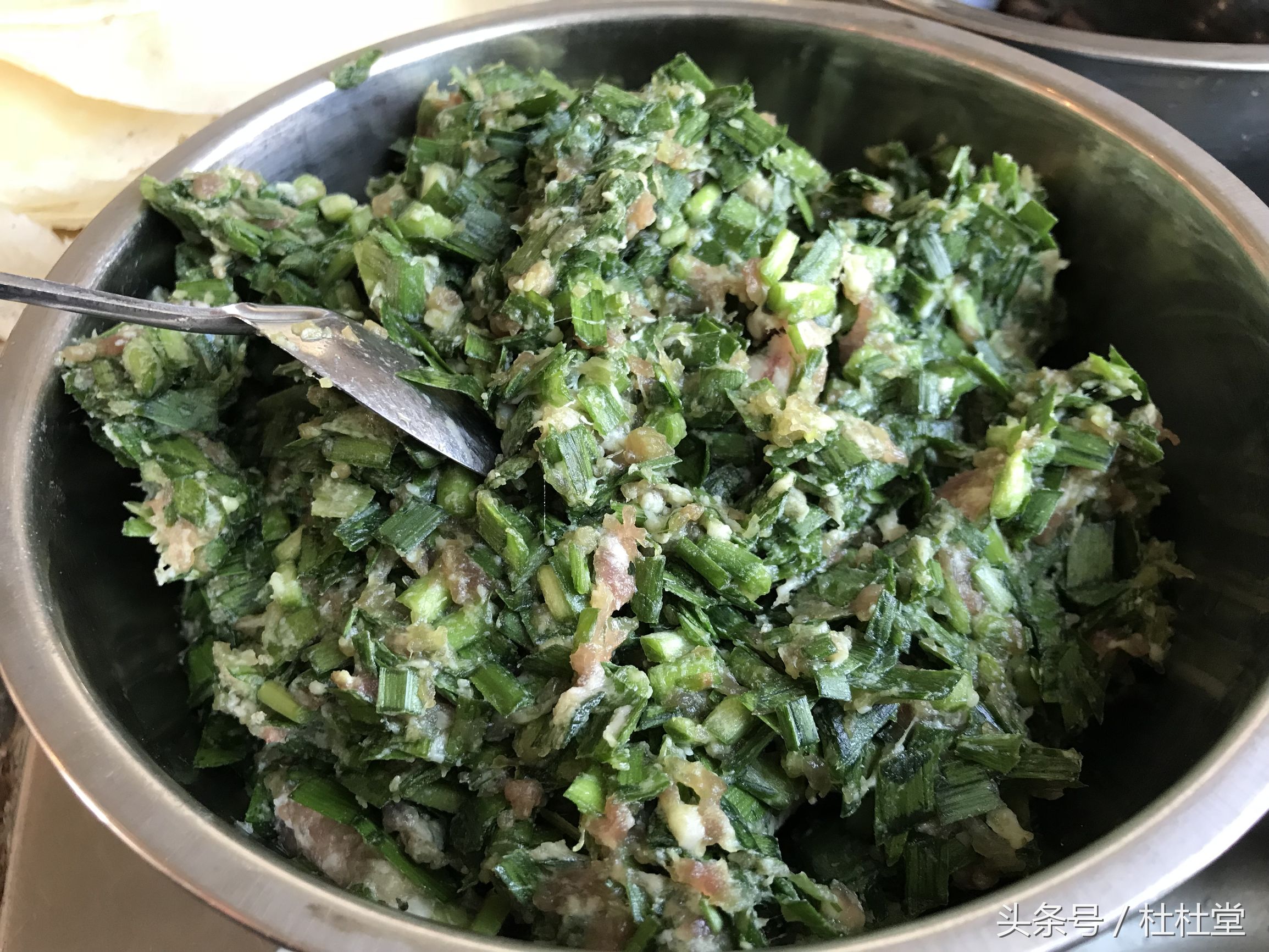 春卷怎么炸又酥又脆不容易焦,春卷怎么炸又酥又脆炸几分钟