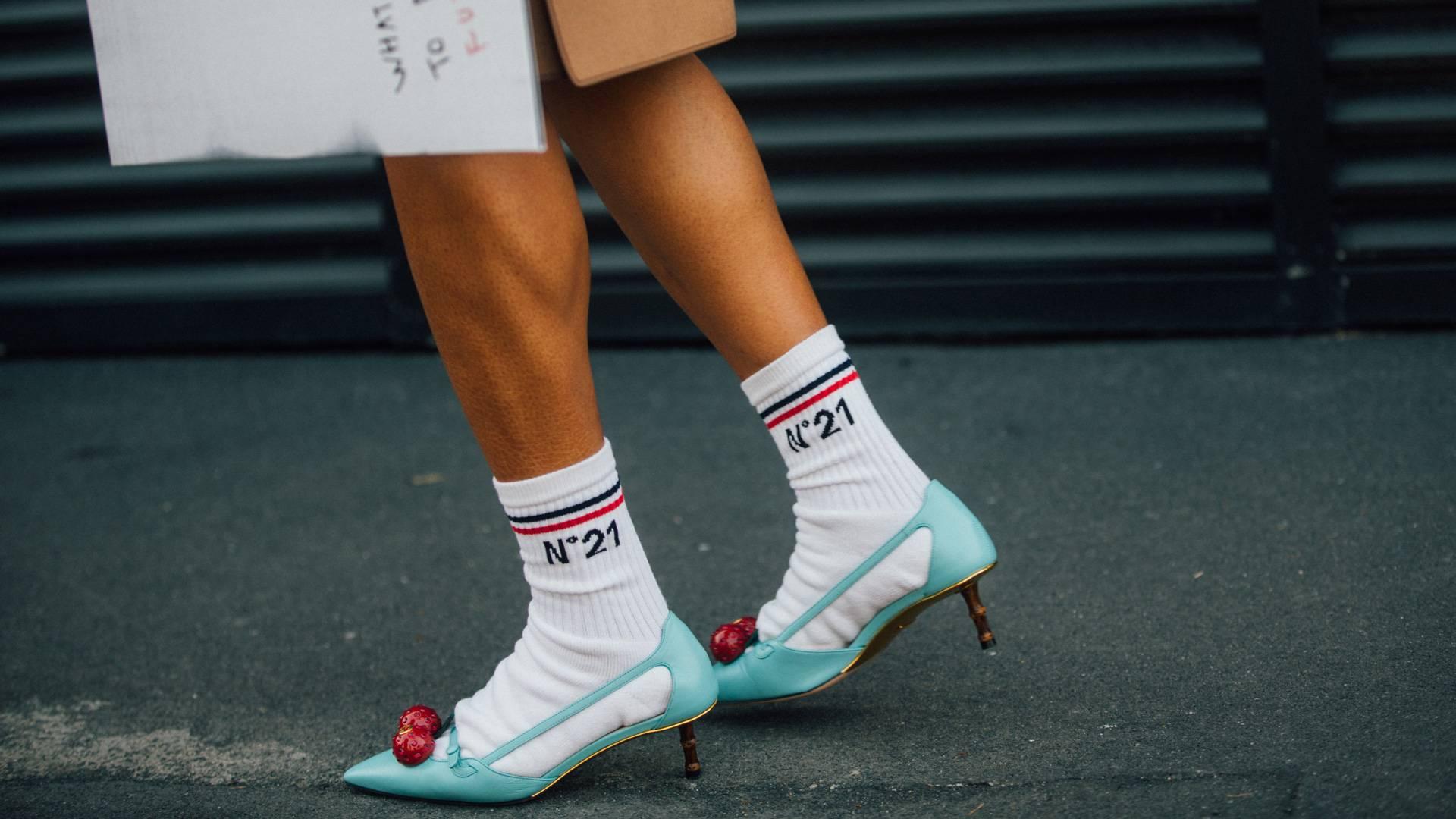 一直想买双好看的鞋,一直想买袜子