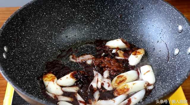 草鱼怎么做好吃教你做炖鱼,家常炸草鱼块炖鱼的做法大全