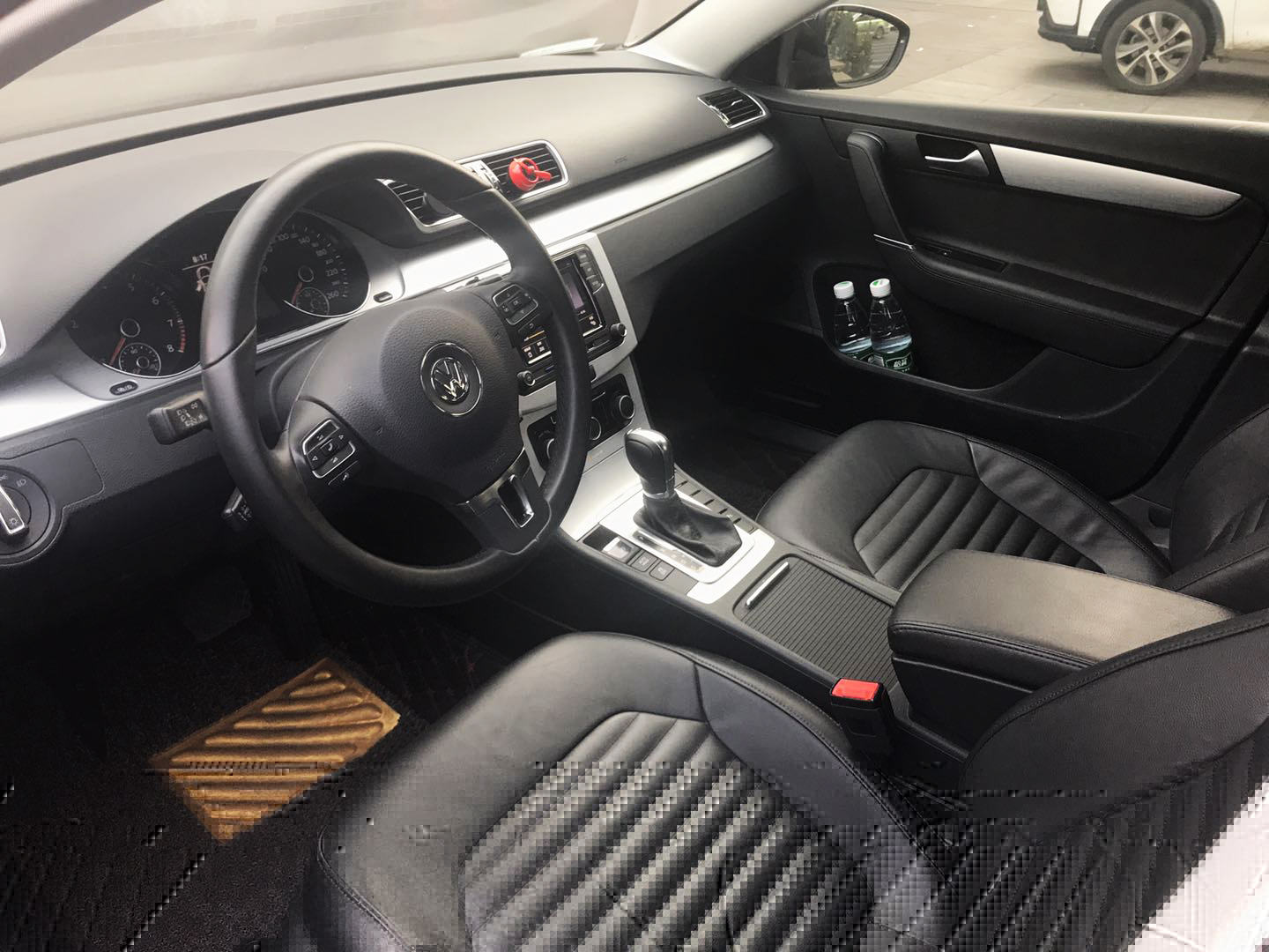 迈腾b7跑了20万公里还值得购买吗,迈腾b7发动机渗油