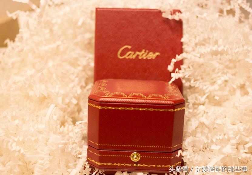 卡地亚Cartier订婚钻戒1895一生一世