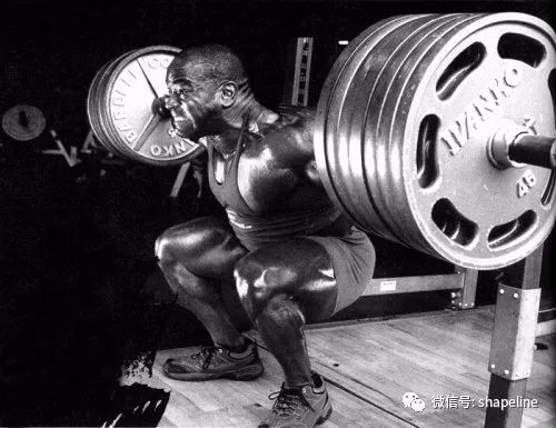 健身训练重量重要还是控制重要,健身深蹲容易造成的损伤
