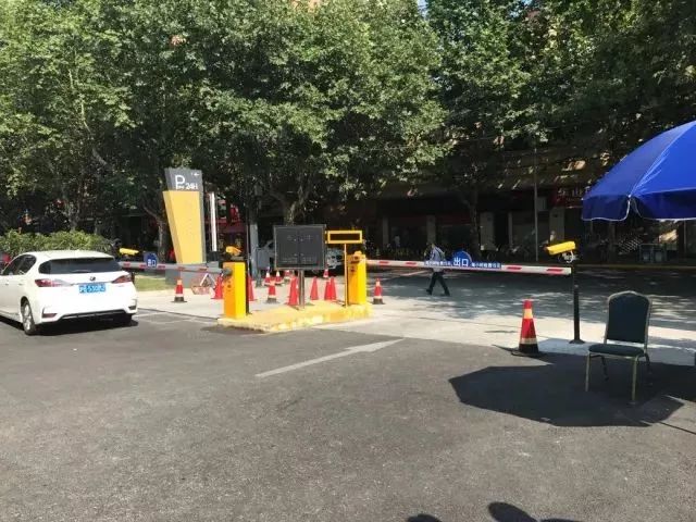 又一次站在了世界之巅！上海就是这样一个实力城市！来了就不想走