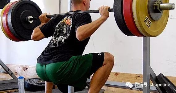 健身训练重量重要还是控制重要,健身深蹲容易造成的损伤