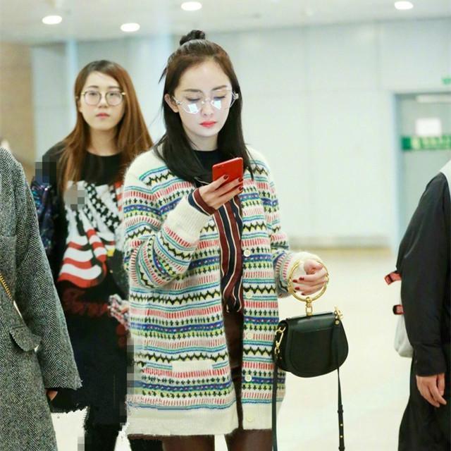 这些包包因为她们的出现而变得光彩夺目，不会搭配的女孩值得收藏