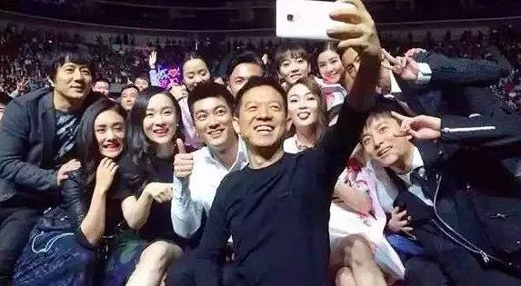 咪蒙：甘薇你那么有钱还那么拼