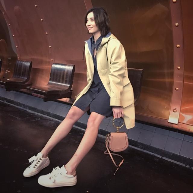 这些包包因为她们的出现而变得光彩夺目，不会搭配的女孩值得收藏