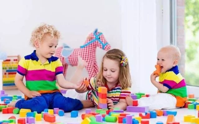 3岁前宝宝每天玩什么？爸妈看过来……