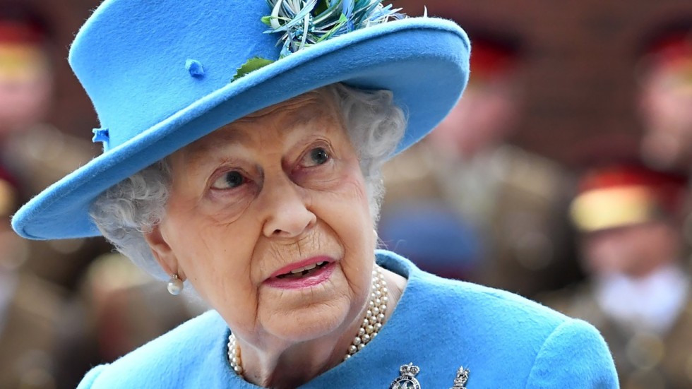 英国女王赚了多少钱,英女王避税风波