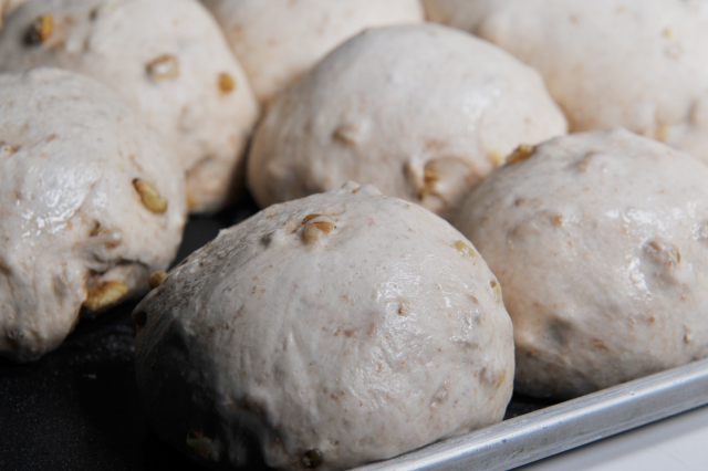 做面包为什么一定要二次发酵,做面包最常用的发酵法有哪些