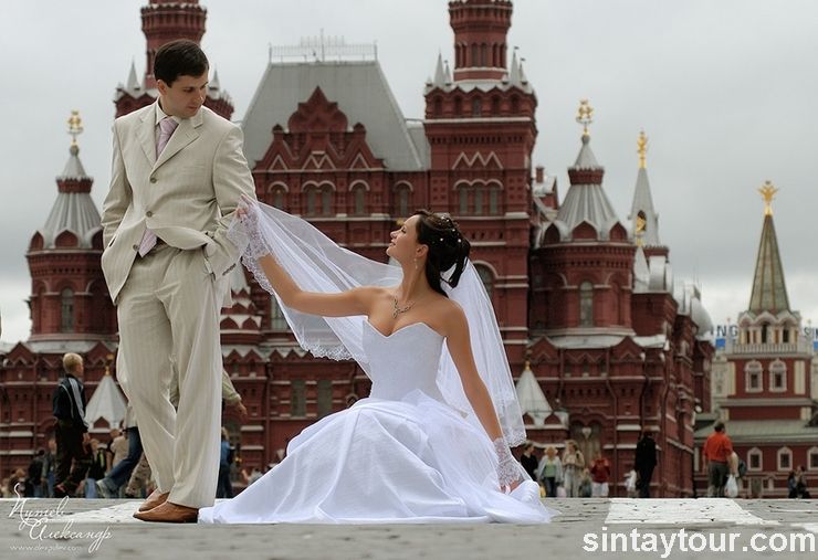 红场边上买婚纱过时了，这个双11俄罗斯白富美最爱东莞制造！