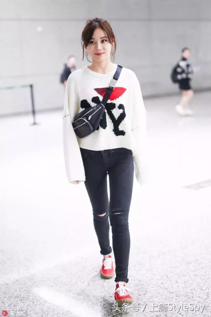 冬天半袖蝙蝠衫毛衣搭配,冬天宽松版的毛衣怎么搭配