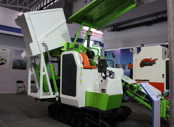 最新款花生收获摘果一体机,最新花生收获神机器