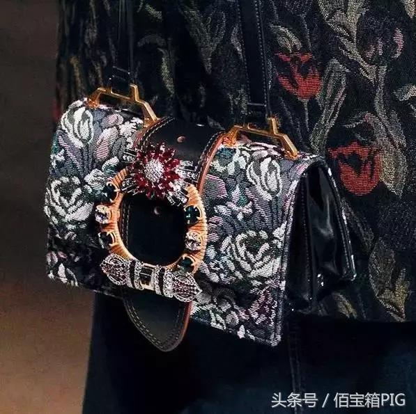 今年最火的包包正品,当下最火的爆款包包