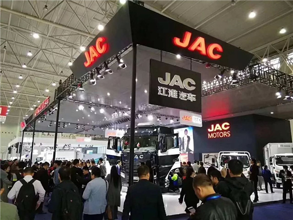 江淮瑞风全新mpv曝光,江淮瑞风2018款m6旗舰版4座