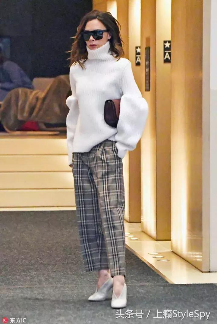 冬天半袖蝙蝠衫毛衣搭配,冬天宽松版的毛衣怎么搭配