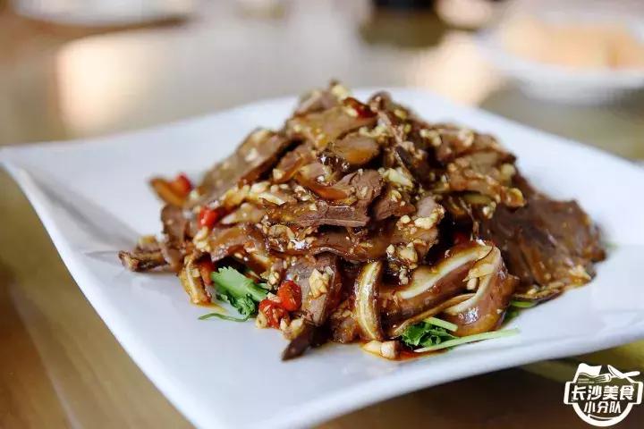 长沙很出名的一家小餐馆,长沙一家又便宜又有趣的餐馆