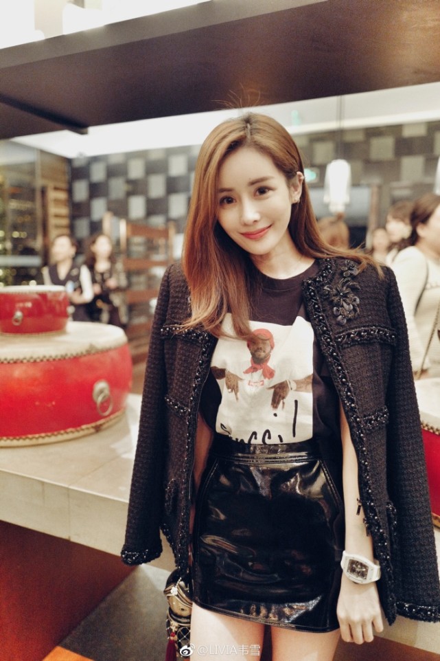 奶茶妹妹章泽天现状,奶茶妹妹章泽天走红照片原图
