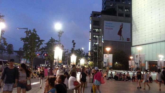 韩国东大门的衣服好不好,东大门韩国服装高端品牌