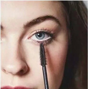 睫毛膏刷头很特别,睫毛膏刷头都有什么区别