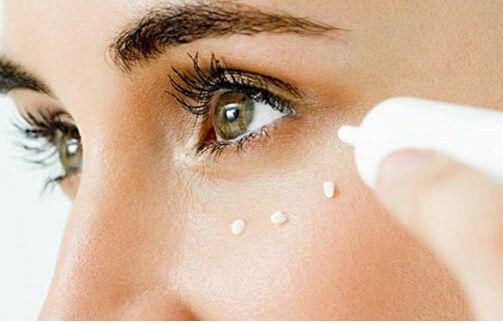 脸上起一片沙粒小疙瘩不痛不痒,天热脸上就长小疙瘩不痛不痒咋办