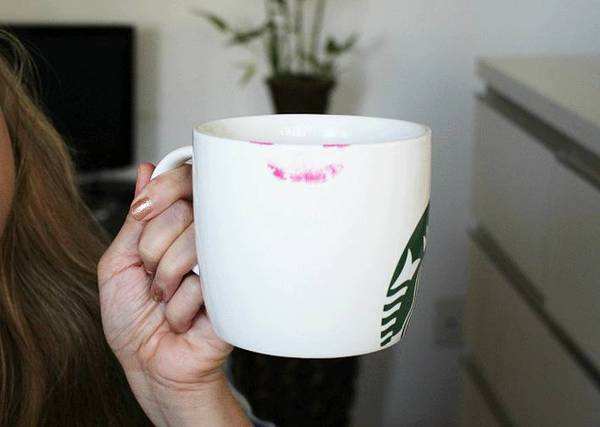 ysl圣罗兰口红不沾杯,为什么明星的口红不掉色