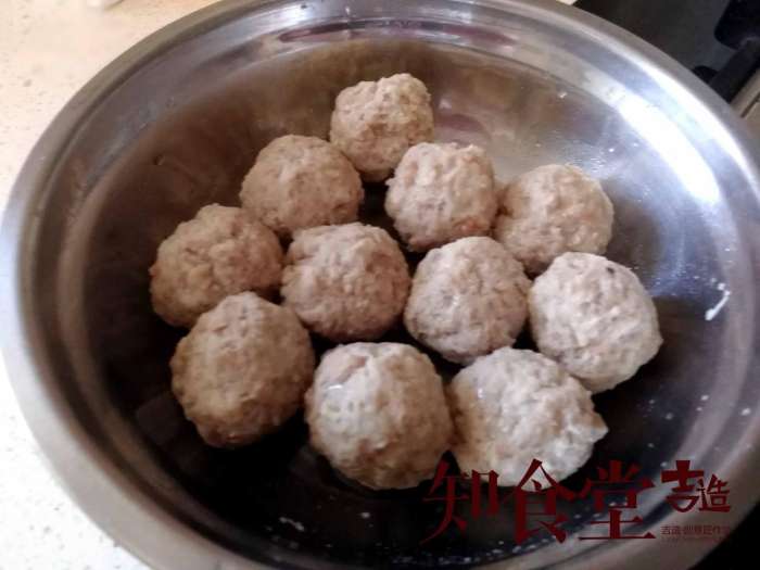 在家做纯手工肉丸怎么才能有弹性,搞懂了七个烹饪原理
