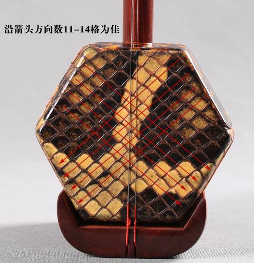 二胡琴皮怎么算几格,琴皮有怪鳞的二胡质量有问题吗