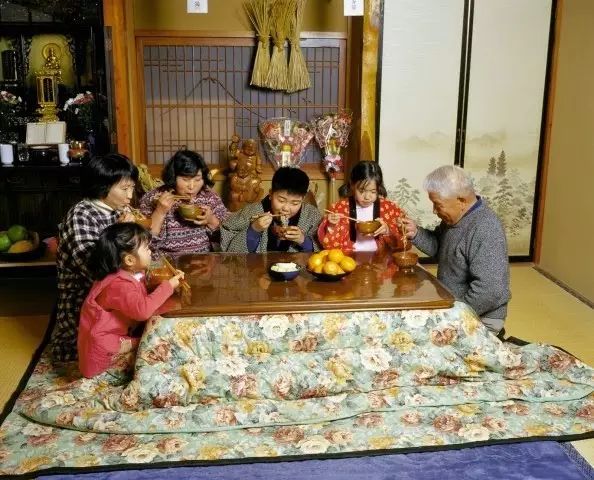 元旦｜做一个现代白领在「日本新年」来临前的谜之淡定