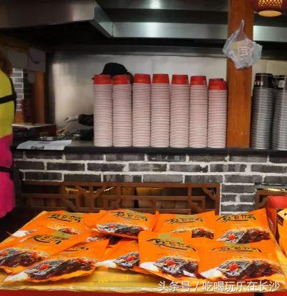 长沙太平街臭豆腐图片,长沙太平街小吃有臭豆腐和排骨