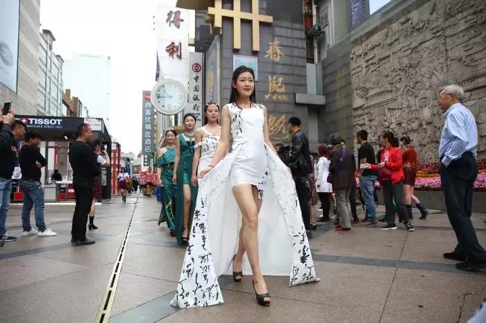 成都人不逛春熙路逛哪里,外地人眼中的成都春熙路