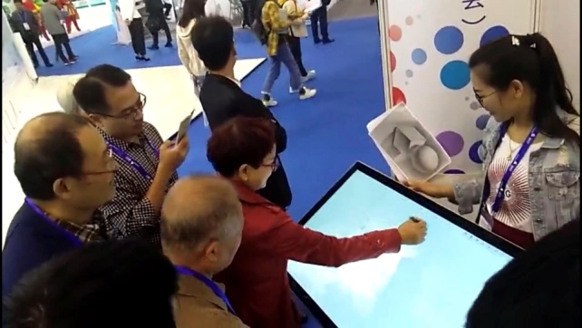 全球首款！超大尺寸原笔迹书写！苏州园区这款为专业设计者打造的触控屏究竟有何奥秘？