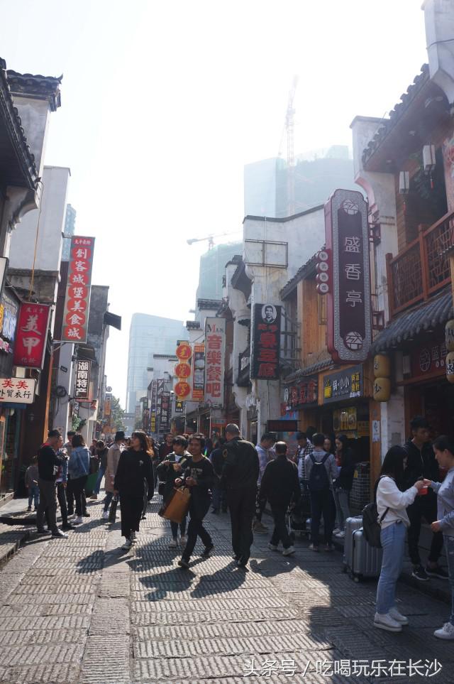 长沙太平街臭豆腐图片,长沙太平街小吃有臭豆腐和排骨