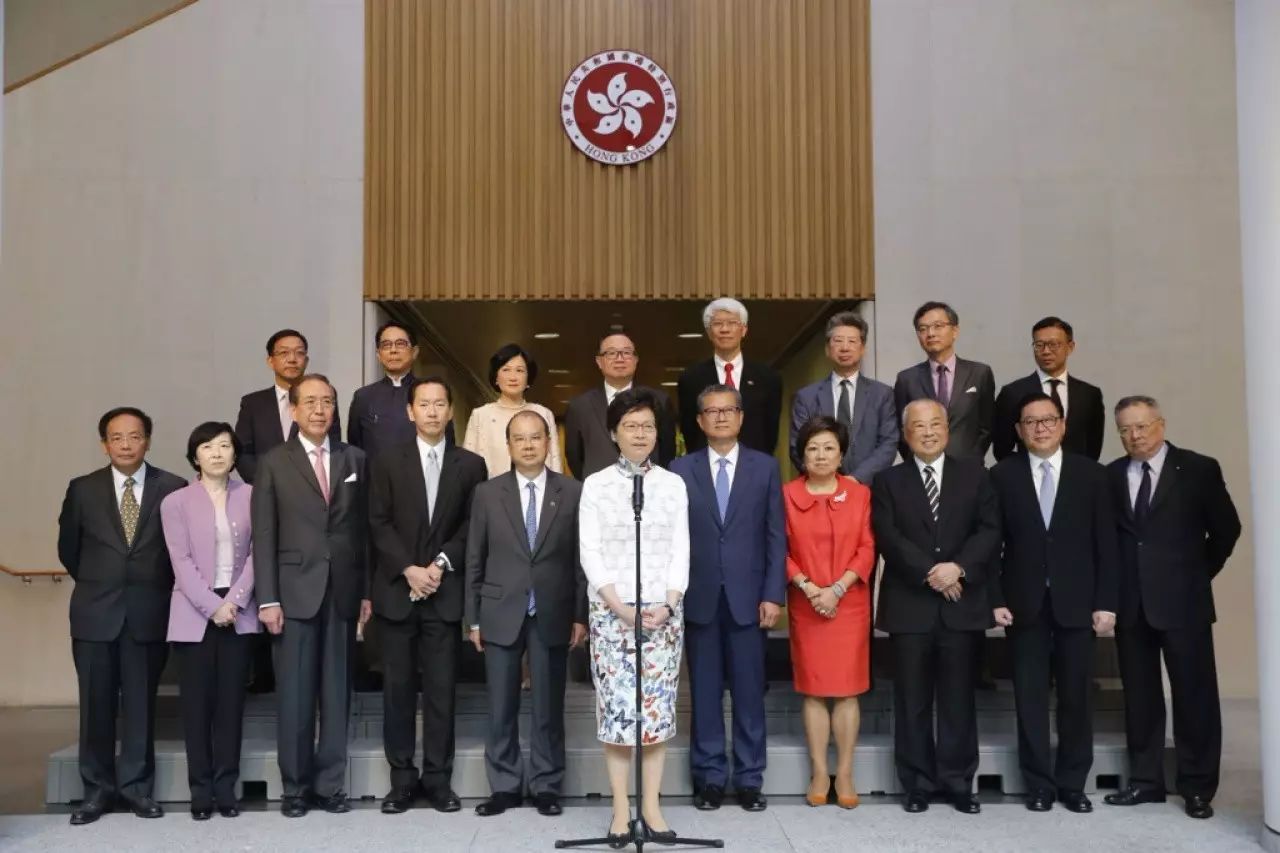 刚刚！香港高铁“一地两检”被通过，以后广东人去香港血拼更方便