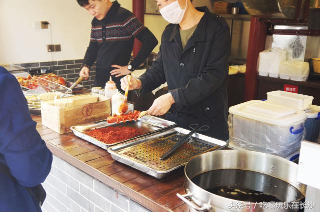 长沙太平街臭豆腐图片,长沙太平街小吃有臭豆腐和排骨