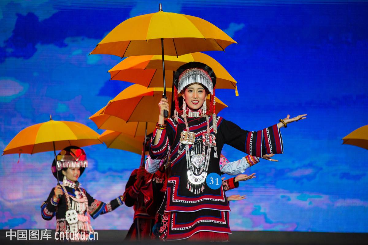 彝族姑娘彝族文化,彝族的女性成年礼