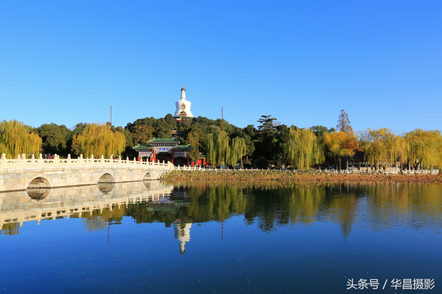 让我们荡起双桨的白塔是哪里,让我们荡起双桨和白塔的故事