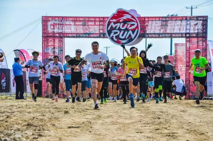 真人玩吃鸡的游戏,真人玩吃鸡游戏有98k