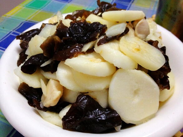 皮肤干燥吃维生素几比较好,脸上皮肤干燥起皮屑吃什么水果