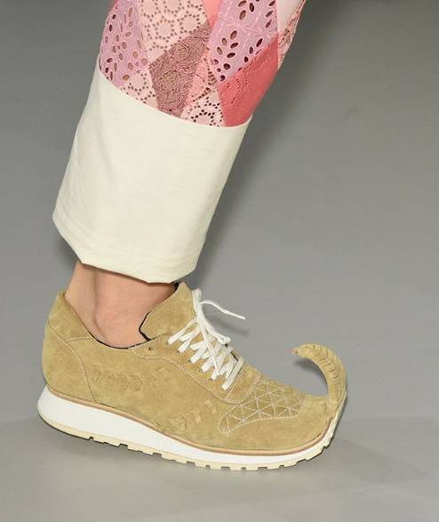 蕾哈娜惊艳彩妆,蕾哈娜复出口红