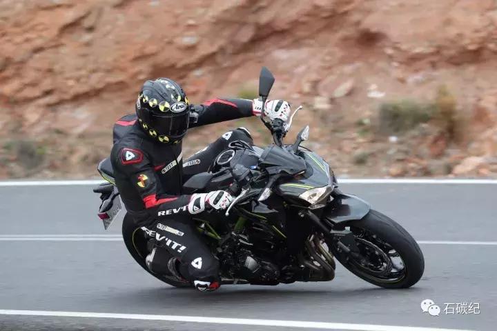 川崎z900和z900rs发动机,川崎z900与z1000的对比