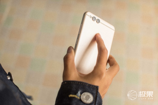 千元手机性能续航排名第一,荣耀畅玩7x详细评测