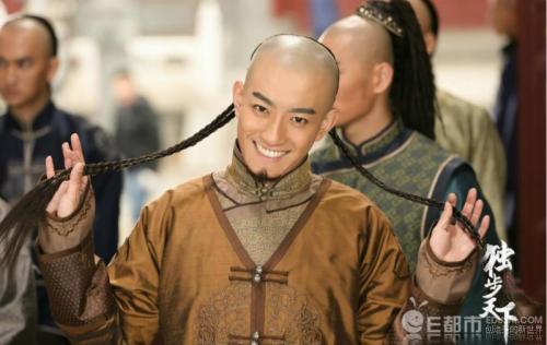 独步天下阿克敦为什么没认出东哥,独步天下东哥和步悠然是一个人吗