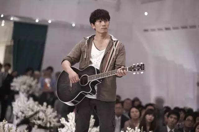 这是一部色而不淫，淫而不荡的电影