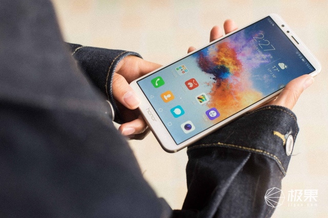 千元手机性能续航排名第一,荣耀畅玩7x详细评测