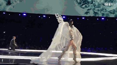 维密大秀奚梦瑶摔跤视频,维密秀奚梦瑶摔跤事件