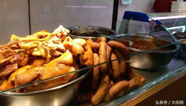 走访12家“地利生鲜”问题多！熟食、咸菜全“裸卖”……